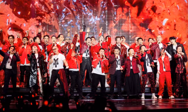 Concert Chông Gai: Sân khấu mãn nhãn, khán giả thuộc làu từng bài hát