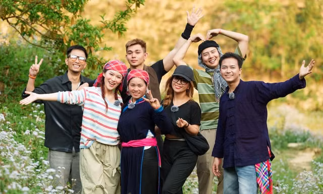 Gia Đình HaHa: Minh Tuyết song ca cùng chị Thông, trải nghiệm lễ cúng đầu mùa