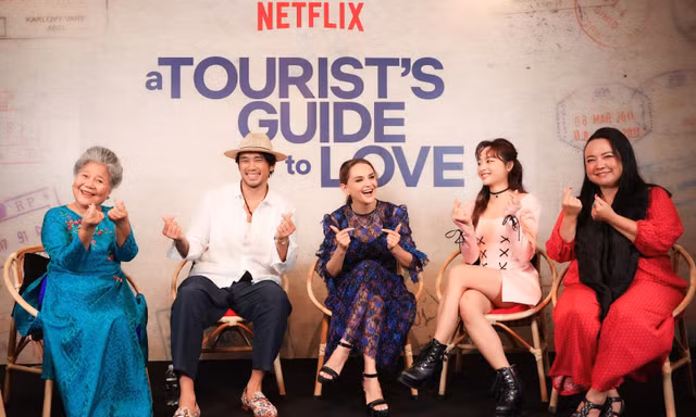 Dàn sao phim Netflix "A Tourist's Guide To Love" hội ngộ tại Việt Nam