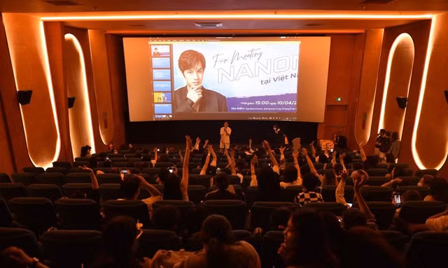 Mỹ nam phim đam mỹ Thái Lan Nanon "đốn tim" fan Việt trong buổi họp fan trực tuyến