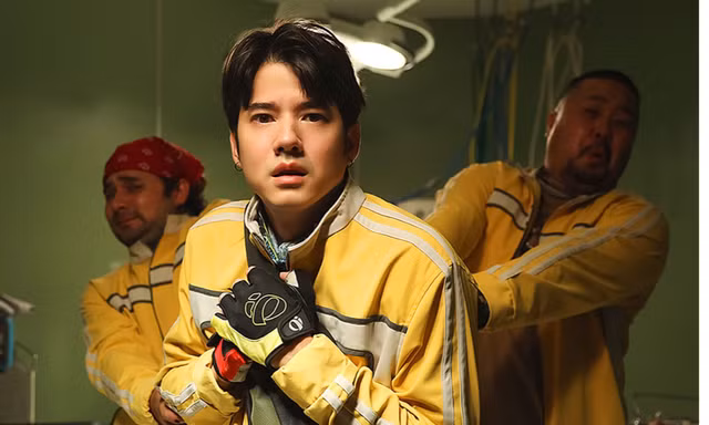 Nam thần Mario Maurer chuyển nghề làm shipper trong phim kinh dị hài
