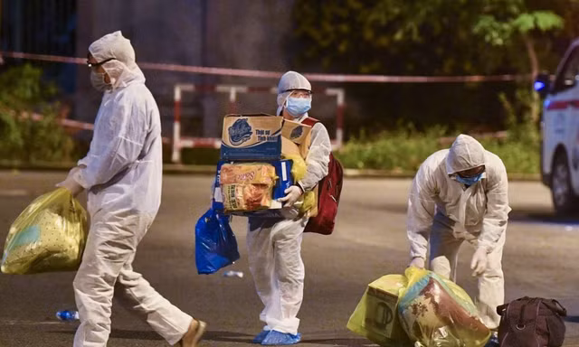 Phim tài liệu "Không Sợ Hãi": Loạt khoảnh khắc xúc động về tình người trong đại dịch