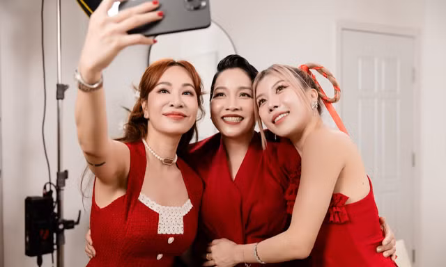 Gặp lại nhau sau "Chị Đẹp", Trang Pháp vô tình làm lộ bí mật của "cây hài" Uyên Linh
