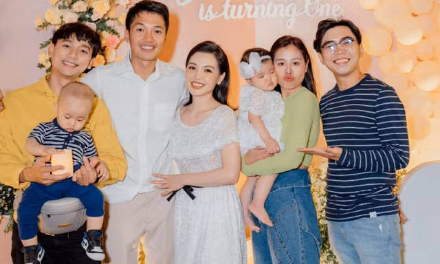 Nam Thư, Minh Dự "đọ" độ dễ thương bên thiên thần nhỏ nhà Quang Tuấn - Linh Phi
