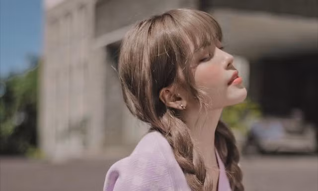 Thiều Bảo Trâm tung teaser cho "Love Rosie", tên ca khúc mới có liên quan BLACKPINK Rosé?