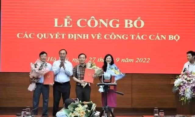 Bản tin 8H: Trao quyết định nhân sự tại Cục Đường bộ Việt Nam