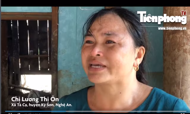 Clip: Người dân khóc kể lại đêm chạy lũ kinh hoàng ở Nghệ An