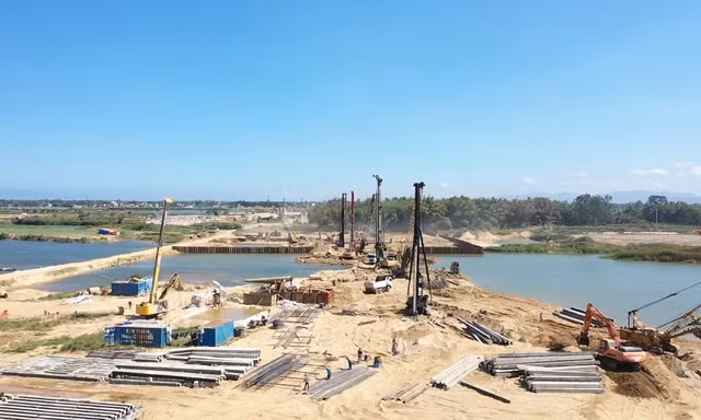 Vì sao nhiều quan chức Quảng Ngãi sai phạm nhưng không bị kỷ luật?