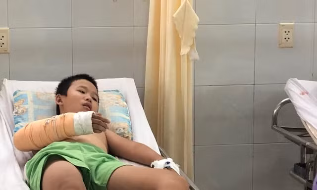 Em Nguyễn Văn Linh đã được điều trị và theo dõi tại bệnh viện Đà Nẵng