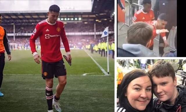 Chia tay MU, Ronaldo nhận thêm án phạt nặng