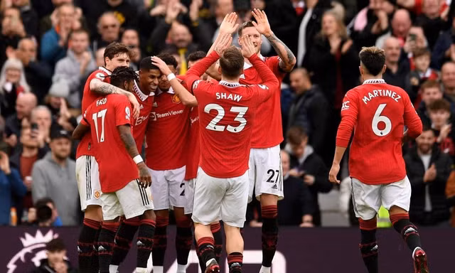 Đại thắng Leicester, MU lập hàng loạt kỷ lục