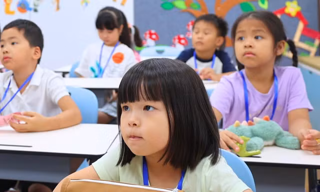 Hà Nội: Nỗ lực thu hẹp khoảng cách về dạy học ngoại ngữ