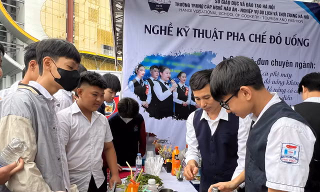 Hơn 10.000 học sinh, sinh viên tham gia ngày hội giáo dục nghề nghiệp