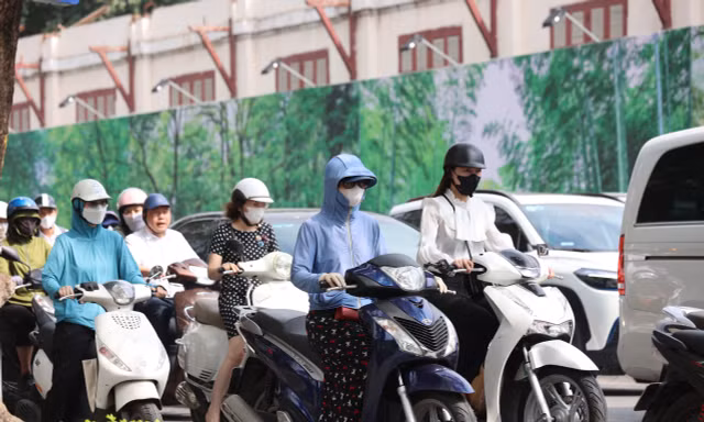 Miền Bắc tăng nhiệt, miền Nam đón mưa lớn