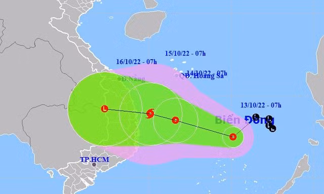 Áp thấp nhiệt đới có thể mạnh lên thành bão, diễn biến phức tạp, hướng về miền Trung