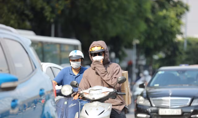 Miền Bắc nắng nóng trước khi đón mưa dông diện rộng từ đêm mai