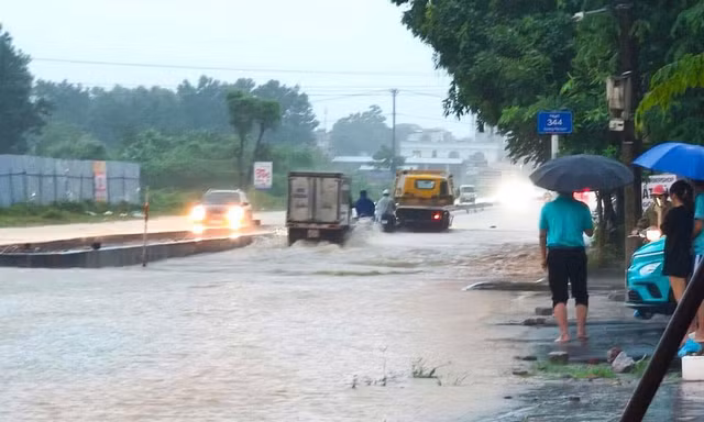 Thủ tướng: Tập trung ứng phó với mưa lũ ở miền Bắc