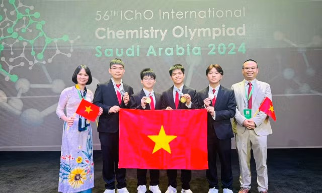 Đội tuyển Việt Nam thắng đậm với 3 Huy chương Vàng, 1 Huy chương Bạc Olympic Hóa học quốc tế 