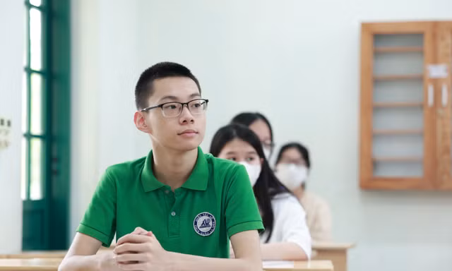 Trường THPT Chuyên Nguyễn Huệ có số lượng học sinh đăng ký dự tuyển lên tới 4.335 em.