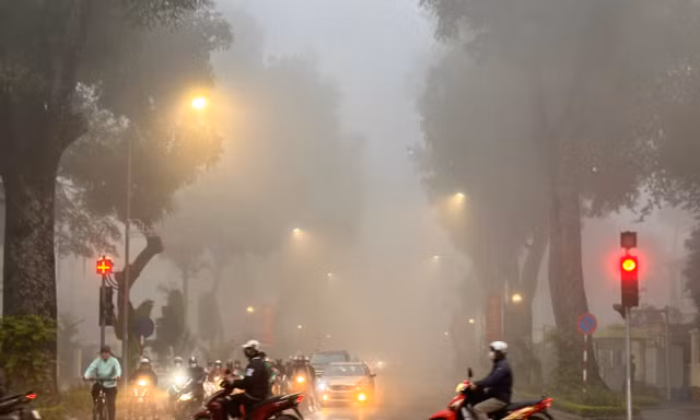 Hà Nội nồm ẩm dài ngày 