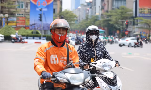 Miền Bắc nắng nóng gay gắt trước khi đón mưa lớn