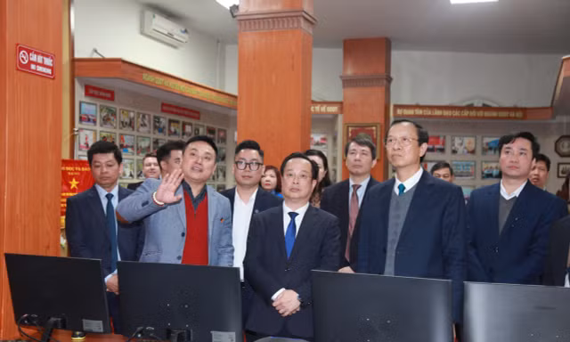 Thứ trưởng Phạm Ngọc Thưởng: Thầy cô giáo là tấm gương tự học và truyền cảm hứng cho học sinh