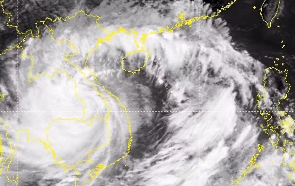 Bão suy yếu thành áp thấp nhiệt đới, mưa mở rộng miền Bắc, Thanh Hóa - Quảng Bình