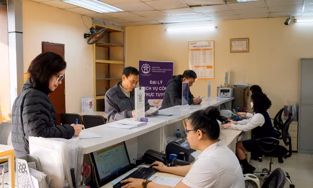 Người dân Hà Nội có thể làm thủ tục hành chính tại bưu điện