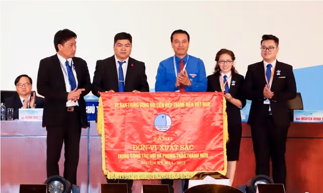 Anh Nguyễn Tấn Đạt tái đắc cử Chủ tịch Hội LHTN tỉnh Bình Dương