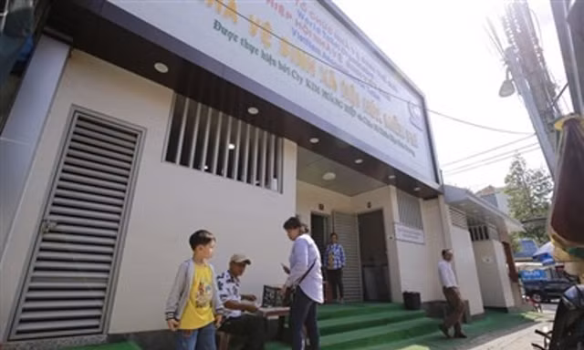 Nhà vệ sinh trước khi bị phá bỏ