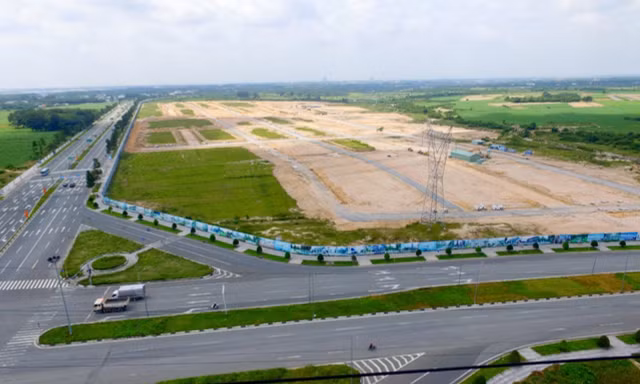 Vụ chuyển nhượng 43 ha đất công: Xử lý nghiêm, không bao che 