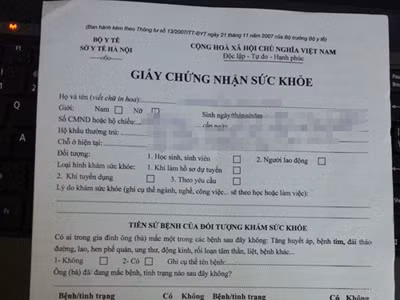 Vô tư bán giấy khám sức khỏe giả, ‘ăn’ tiền thật