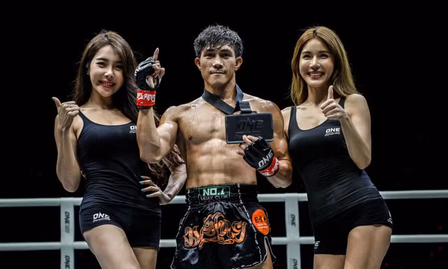 Duy Nhất hạ knock-out đối thủ Malaysia ngày ra mắt ONE Championship