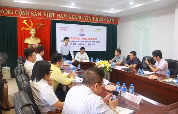 Báo Tiền Phong tham dự giải bóng đá Press Cup 2019