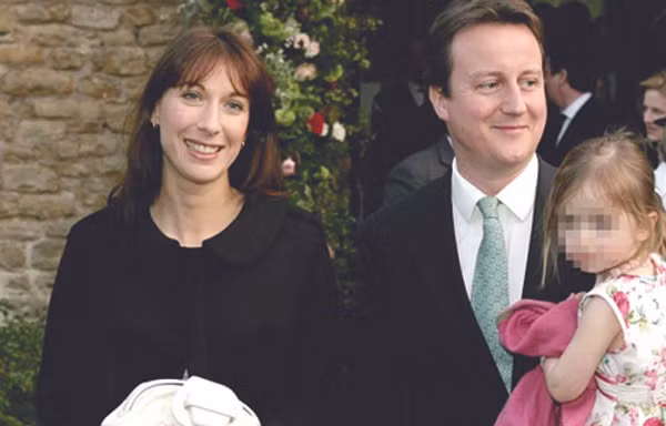 Thủ tướng Anh để quên con gái nhỏ ở quán rượu