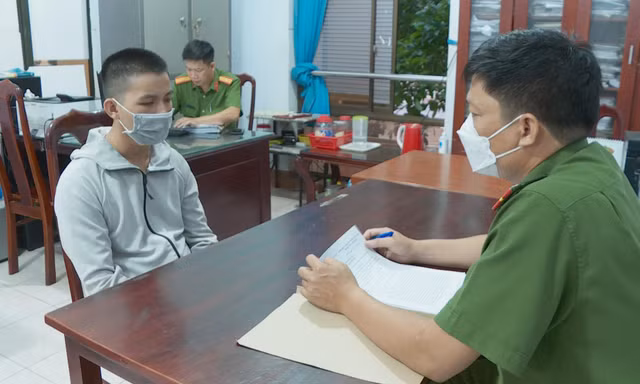Mâu thuẫn từ đi xe máy nẹt pô, nam thanh niên bị đâm tử vong
