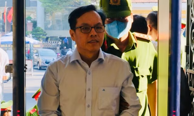 Cựu Chủ tịch Saigon Co.op - bị cáo Diệp Dũng vừa bị phạt 10 năm tù