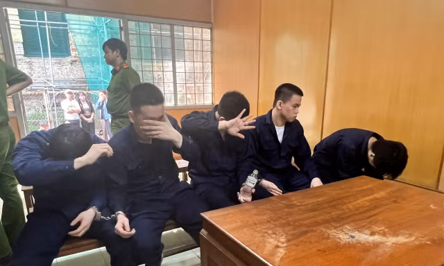 Các bị cáo tại phiên tòa.