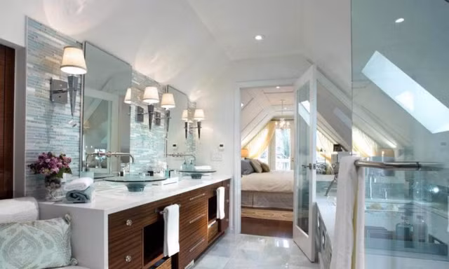 Mẫu nhà mái tam giác 2 tầng đẹp long lanh với chi phí thấp