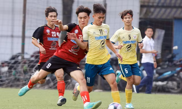 Giải bóng đá Thanh Niên Sinh viên tưng bừng ngày khai mạc