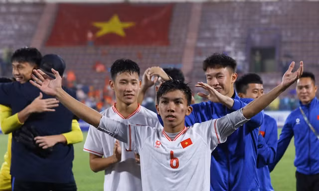 Sau tấm vé tới VCK U17 châu Á 2025 của U17 Việt Nam: Ai bận tâm đến những lời chỉ trích... 