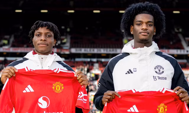 Vì sao MU không mua tiền đạo, và chỉ có thể mang về những bản hợp đồng giá rẻ