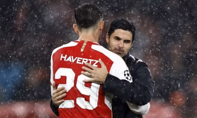 Mùa giải của Arsenal đứng trước nguy cơ tan vỡ sau canh bạc cháy túi của Arteta