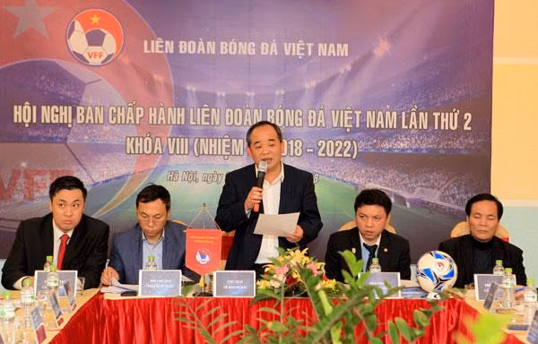 Toàn bộ lãnh đạo đương nhiệm VFF ra tranh cử đại hội 9 