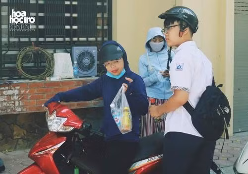 Vì sao đề thi Tiếng Anh được đánh giá dễ thở mà học sinh Hà Nội lại lo lắng?