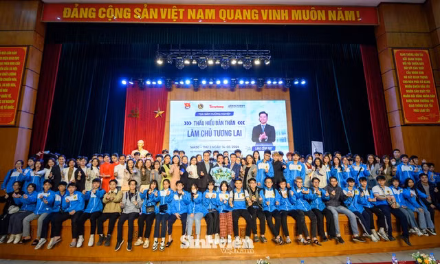 Ba 'từ khoá' quan trọng để sinh viên phát triển bản thân, làm chủ tương lai