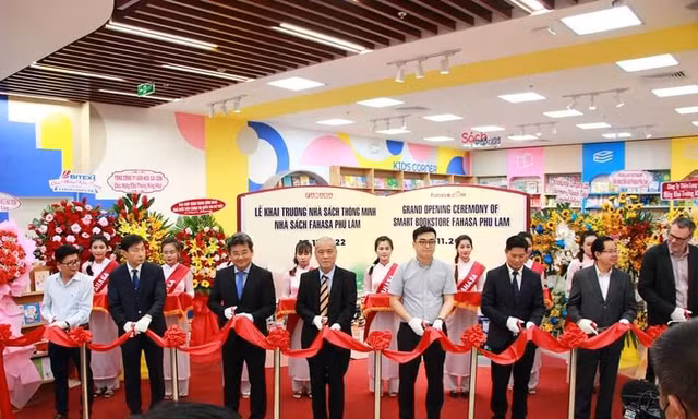 Khai trương Nhà sách thông minh Fahasa Phú Lâm