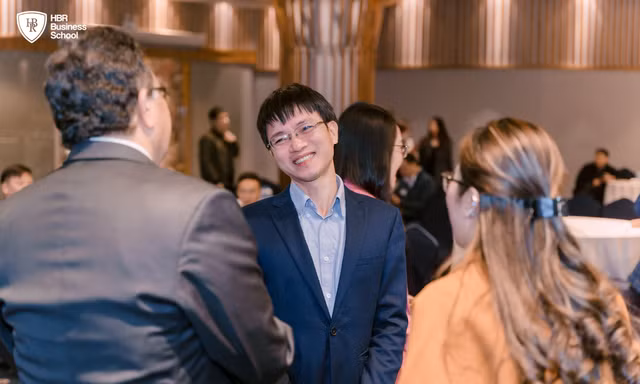 Nói chuyện với nhân viên thế nào thì hiệu quả?