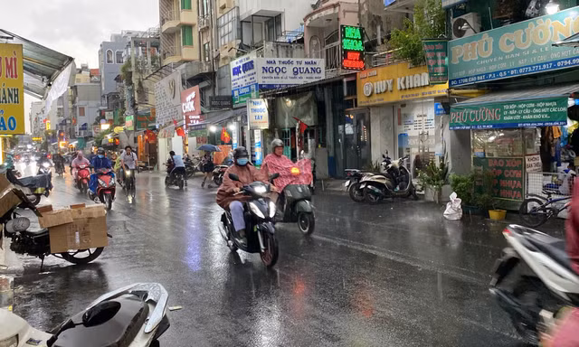 Mưa dông gia tăng ở Nam bộ, đề phòng các hiện tượng thời tiết cực đoan