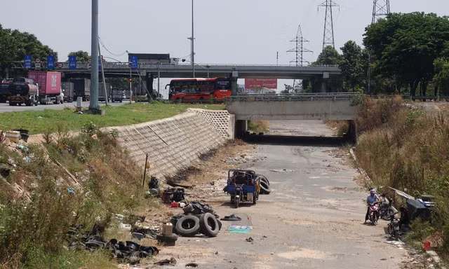 Lý do dự án mở rộng Xa lộ Hà Nội chưa thể hoàn thành